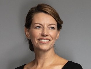 Denise Head Shot